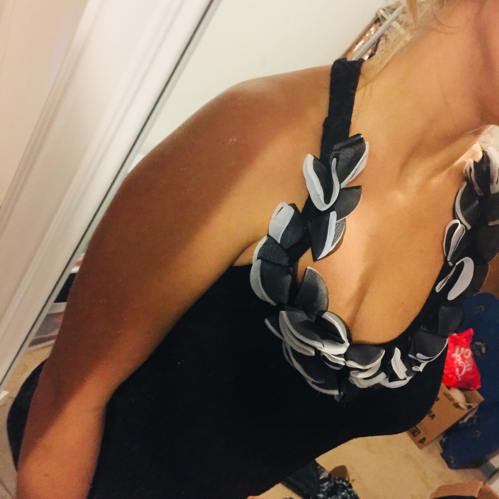 Summer top! - Picture 2 of 4